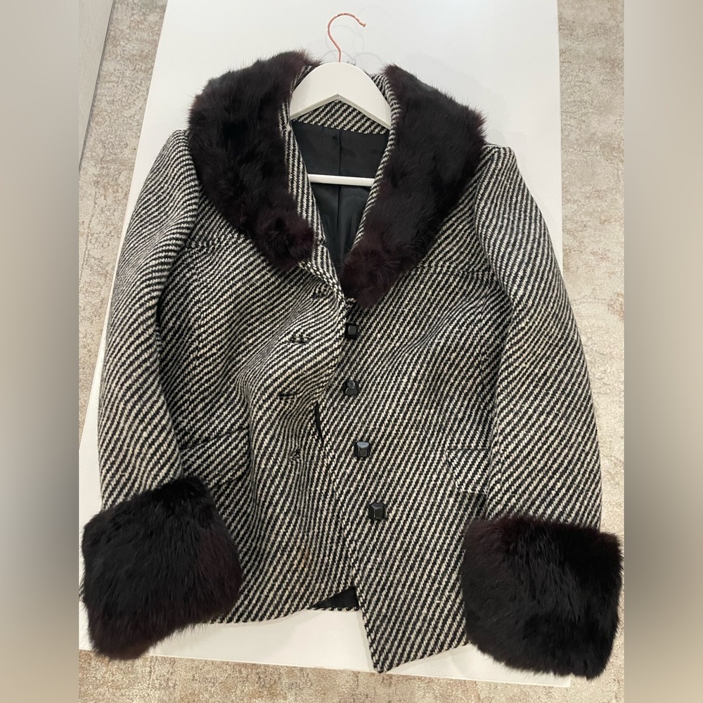 Vintage coat with real fur collar. Excellent condition - Picture 1 of 2